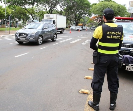 Motorista diz que levou multa de agente de trânsito num lugar onde não esteve