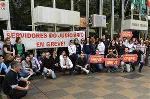 70% do efetivo da Justiça Federal de Maringá entrou em greve nesta quarta-feira