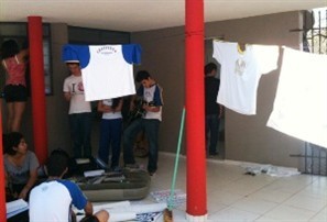 Estudantes invadem prédio que pertencia a UMES em Maringá