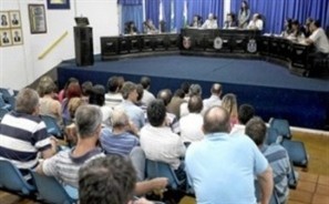 Pressão popular faz Câmara de Paiçandu manter número de vereadores