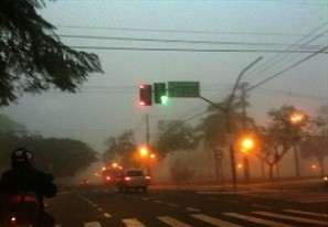 Quarta-feira começa com muita neblina em Maringá