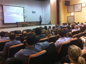 Gestores de mais de 100 municípios estão em Maringá discutindo tecnologia e eficiência nos serviços públicos