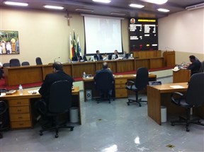 Agradecidos, vereadores de Maringá realizam última sessão ordinária de 2016