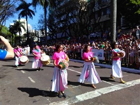Desfile de 7 de setembro ocorre no centro de Maringá