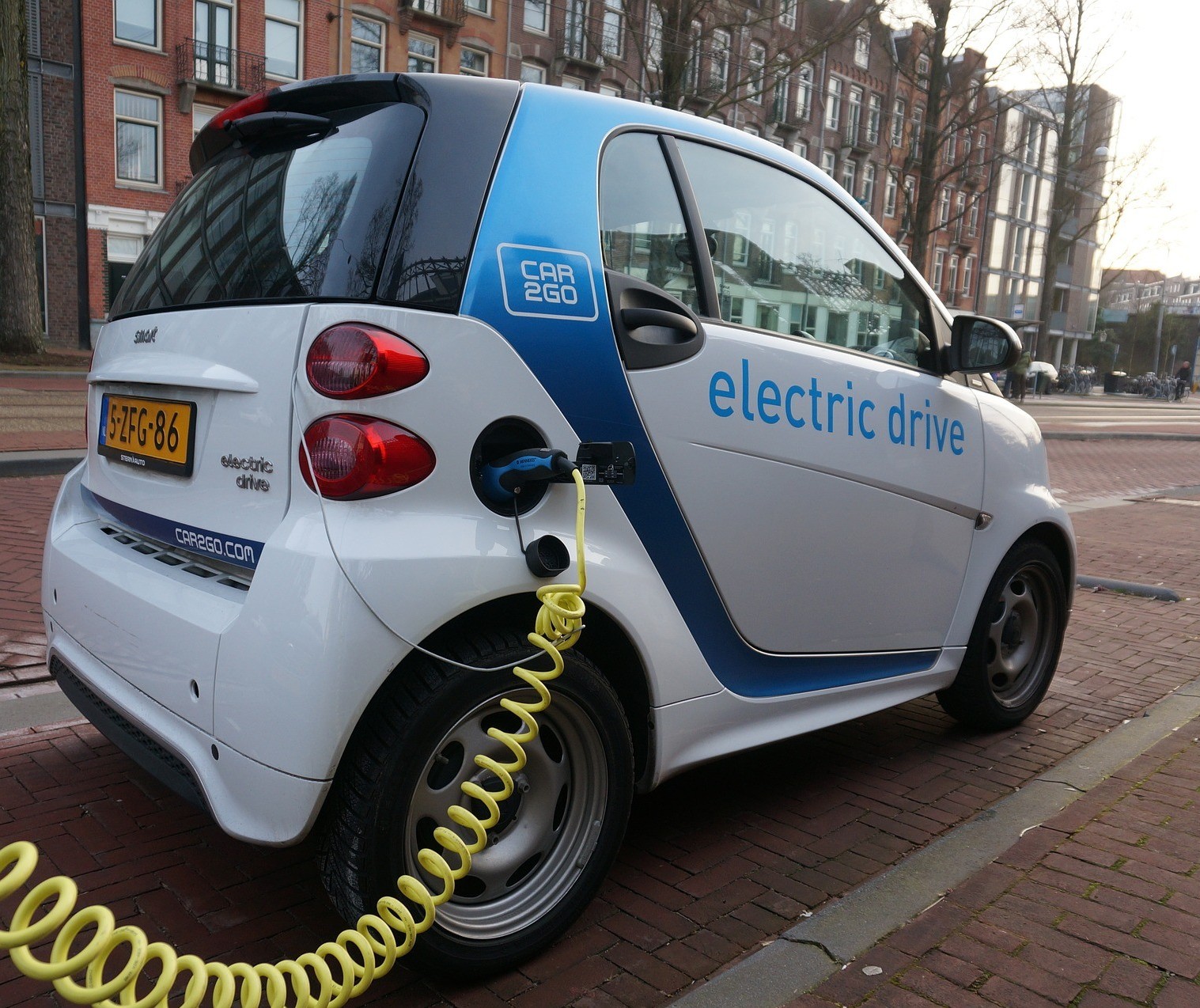 Frota de carros elétricos vai abrir novas oportunidades e responsabilidades