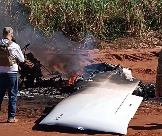 Aeronave irregular é interceptada pela FAB e incendiada por piloto na região