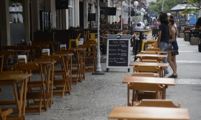 Em novo decreto, Prefeitura de Maringá prorroga fechamento de bares por mais 7 dias