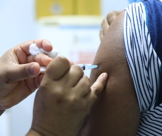 Covid-19: Maringá começa vacinar pessoas com comorbidade nesse sábado (8)