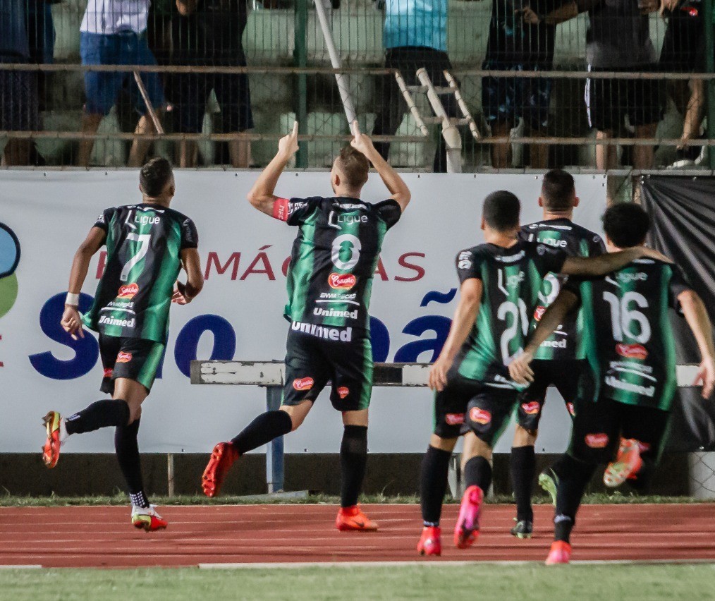 Para defender a liderança, Maringá FC vai à capital enfrentar o Coritiba
