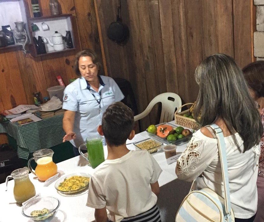 Expoingá tem espaço que orienta visitantes sobre alimentação saudável