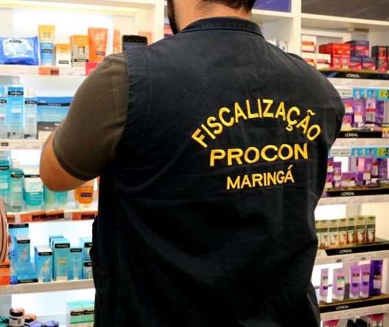 Procon de Maringá fiscaliza farmácias para verificar precificação