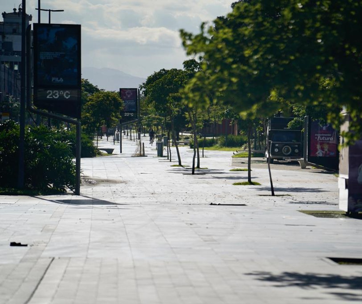 "Em meia dúzia de dias algo invisível chegou e colocou tudo no lugar"