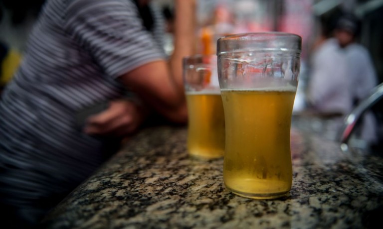 Lei restringindo consumo de bebida alcoólica em Maringá passa a valer