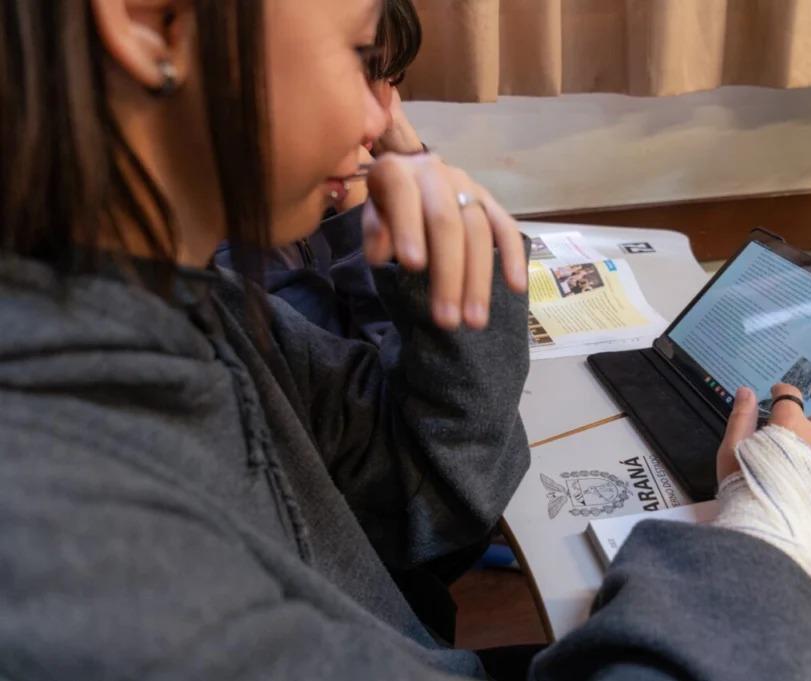 Dois colégios de Maringá passam a ofertar curso técnico de Inteligência Artificial e Dados