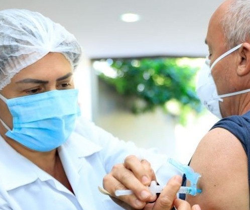 Confira como será a vacinação contra a Covid-19 nessa segunda-feira (18) em Maringá