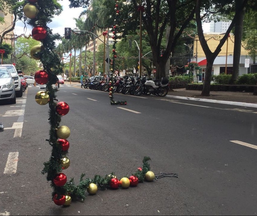 Após incidentes, decoração de Natal da Avenida Getúlio Vargas será elevada