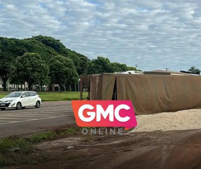 Carreta tomba no Contorno Sul em Maringá; veja vídeo