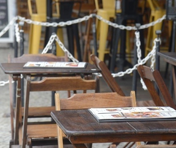 260 pessoas foram demitidas de bares e restaurantes em Maringá
