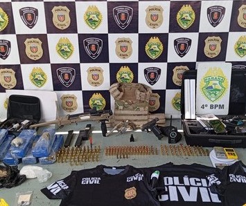 Polícia Militar prende traficante e apreende carros roubados, armas e drogas em Maringá