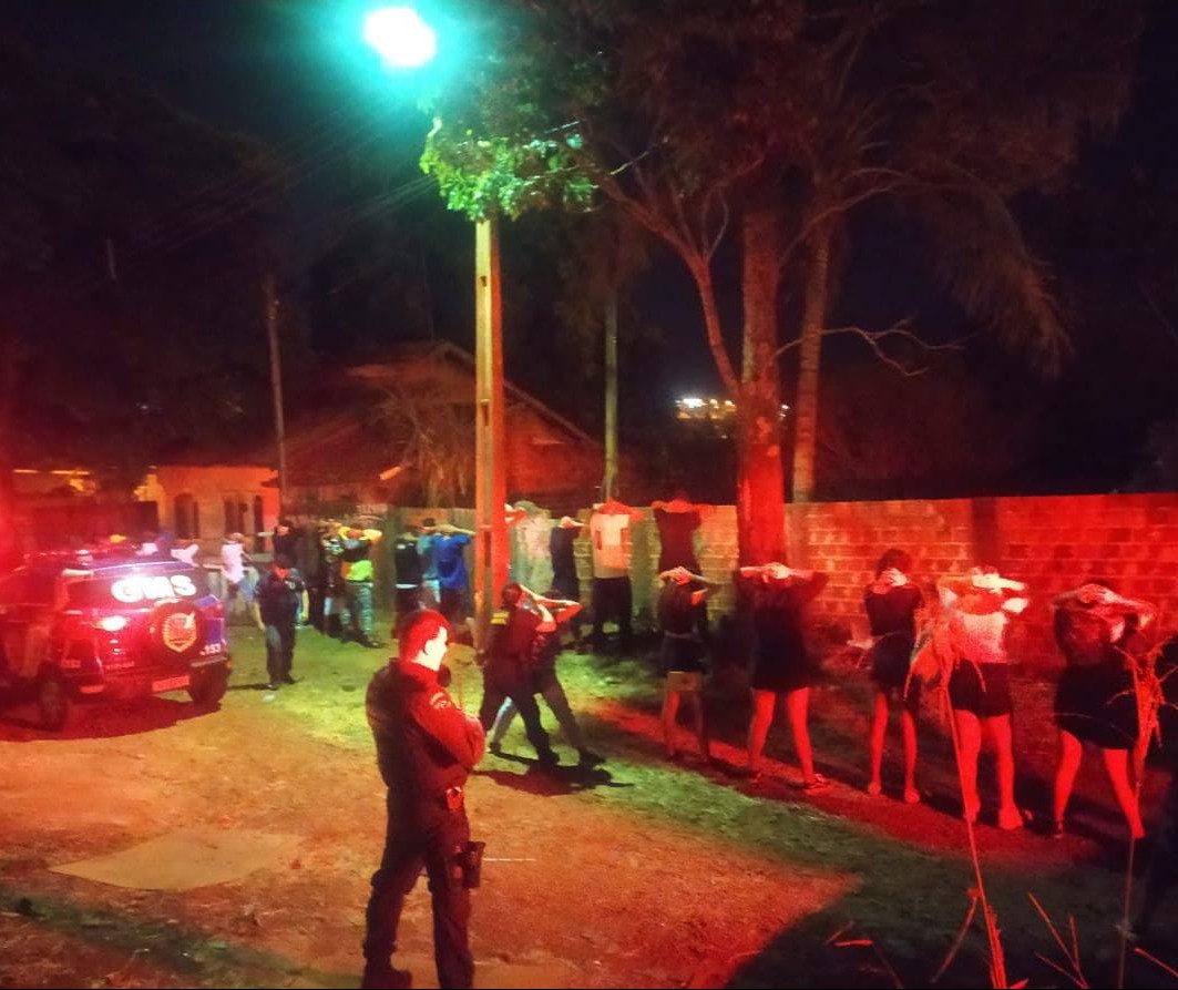 Guarda Municipal interdita casa abandonada usada para festas clandestinas