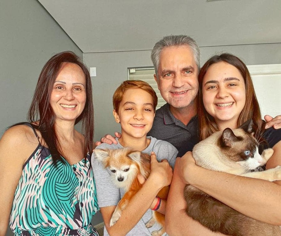 Mulher e filho do prefeito de Maringá testam positivo para coronavírus