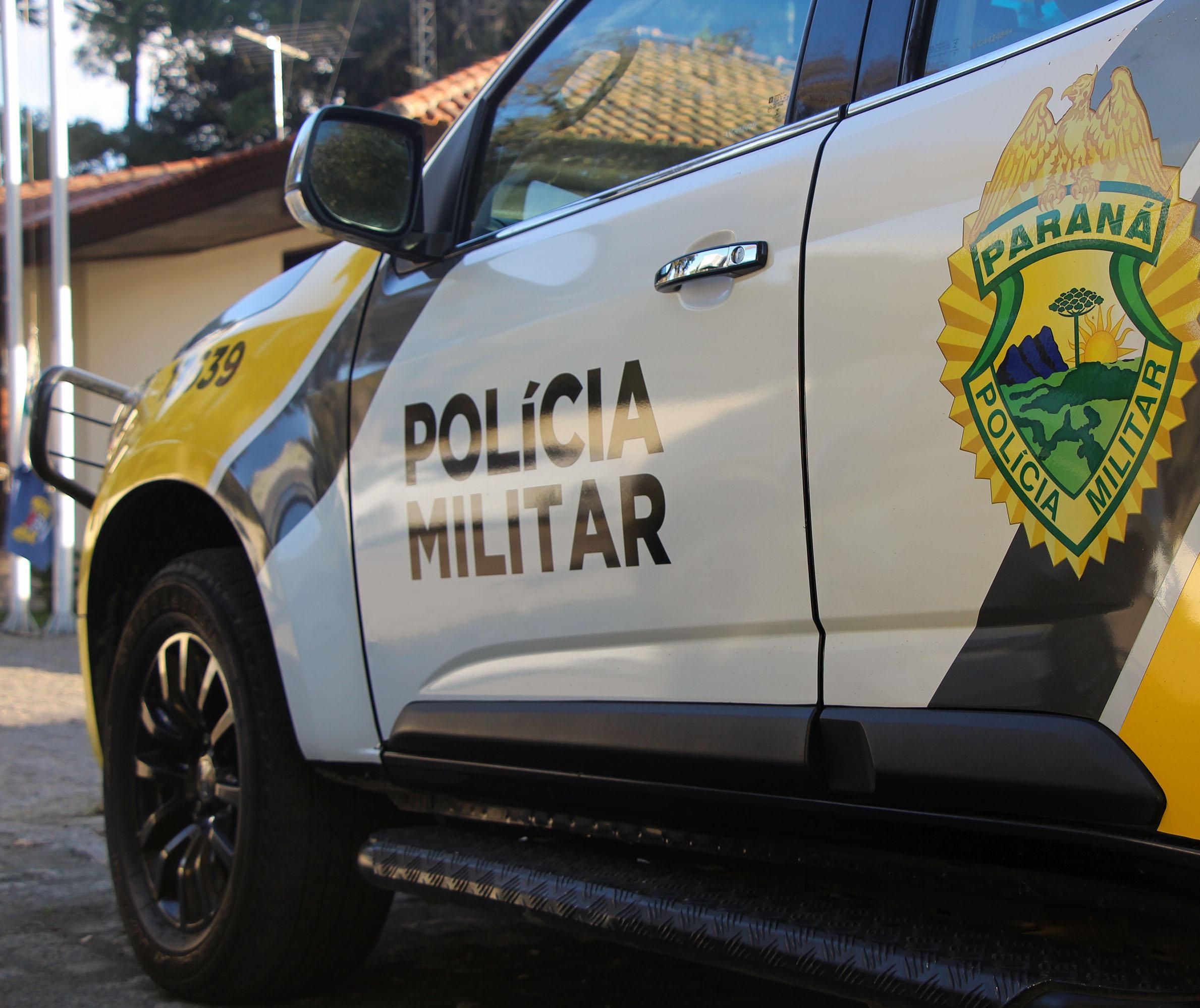 Acidente envolvendo viatura da Polícia Militar deixa dois feridos na PR-444