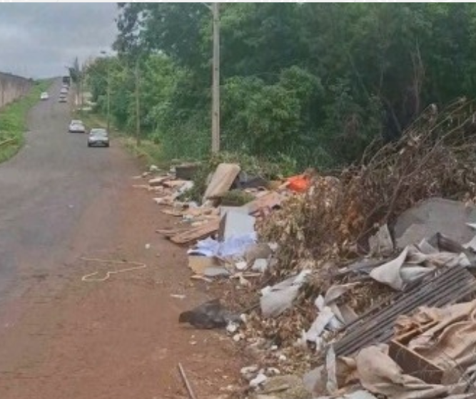 Ouvinte denuncia lixão às margens do Contorno Norte, em Maringá