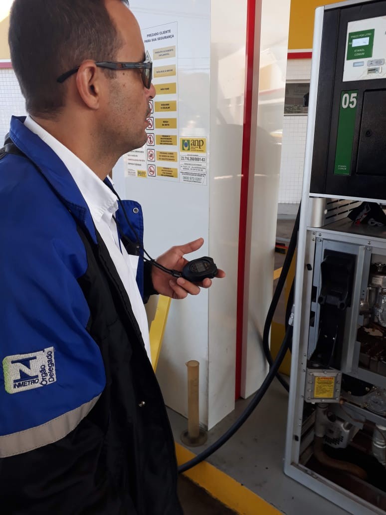 Ipem reprova 341 bombas de combustíveis em Maringá e região