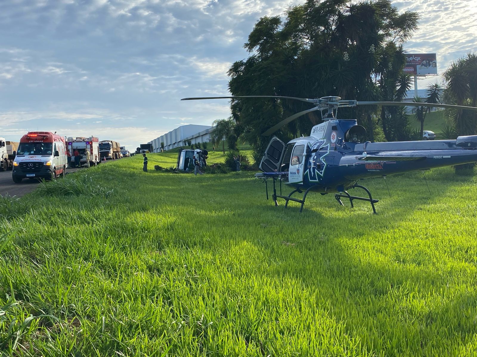 Acidente na PR-444 deixa duas pessoas feridas