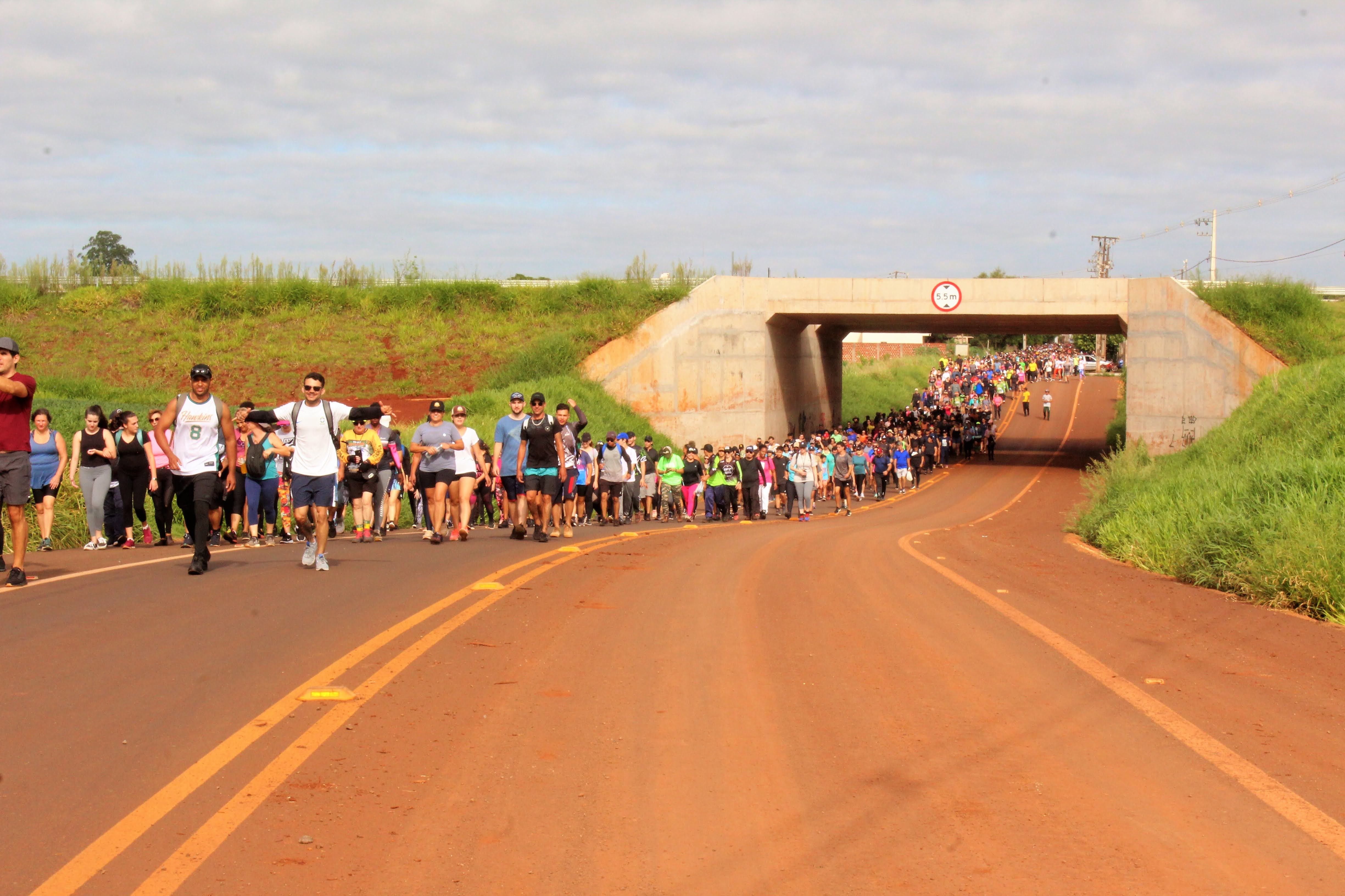 Caminhos de Peabiru reúne 1,5 mil trilheiros e arrecada 2 toneladas de alimentos