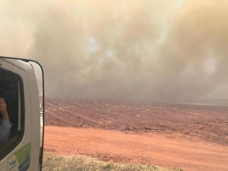 Incêndio de grandes proporções atinge a zona rural de Floraí e Presidente Castelo Branco