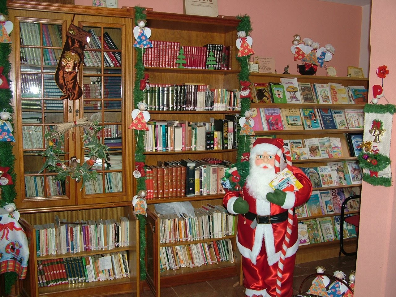 A iniciativa de uma professora para homenagear a irmã falecida se tornou um local de leitura e conhecimento em Mandaguari