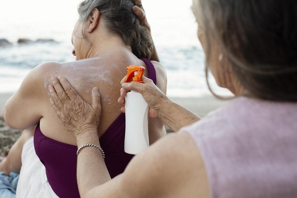 Sol em excesso na praia contribui para o câncer de pele