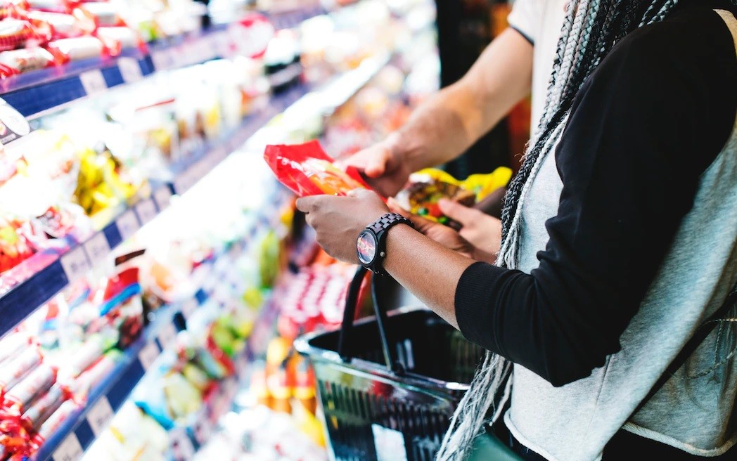 Projeto altera lei para consumidor que adquirir produto vencido em Maringá