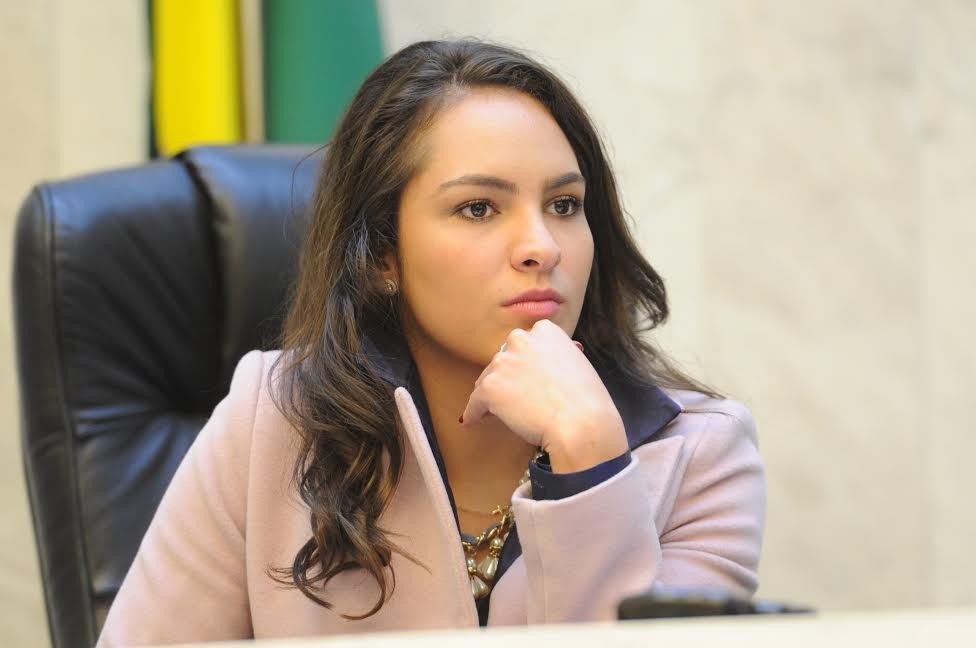 Deputada estadual Maria Victoria testa positivo para a Covid-19