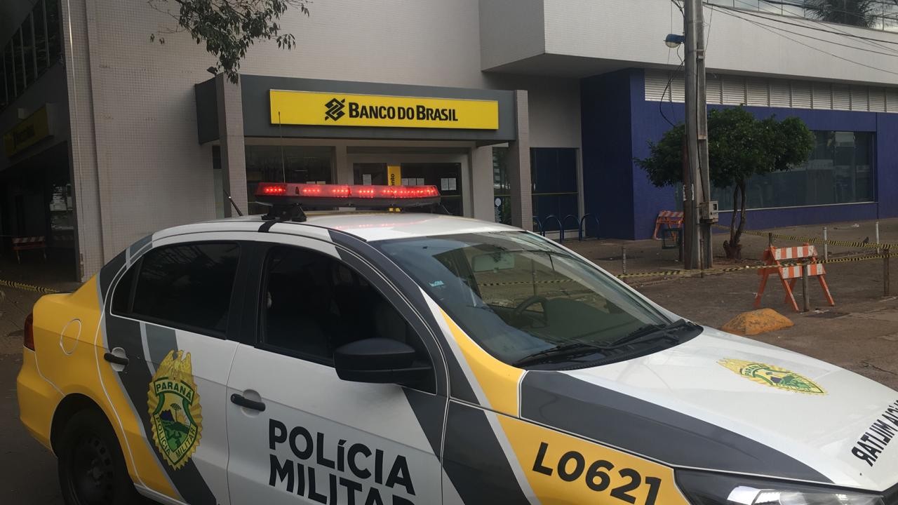Suspeita de bomba: polícia isola agência bancária no centro de Maringá