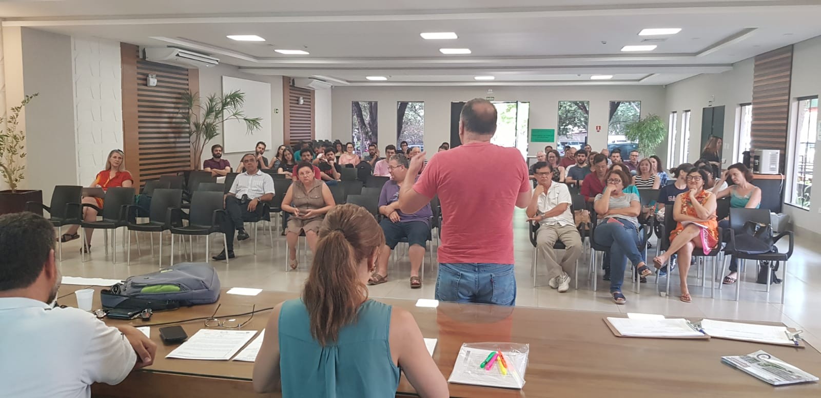 Sesduem aprova indicativo de greve para dia 2 de dezembro