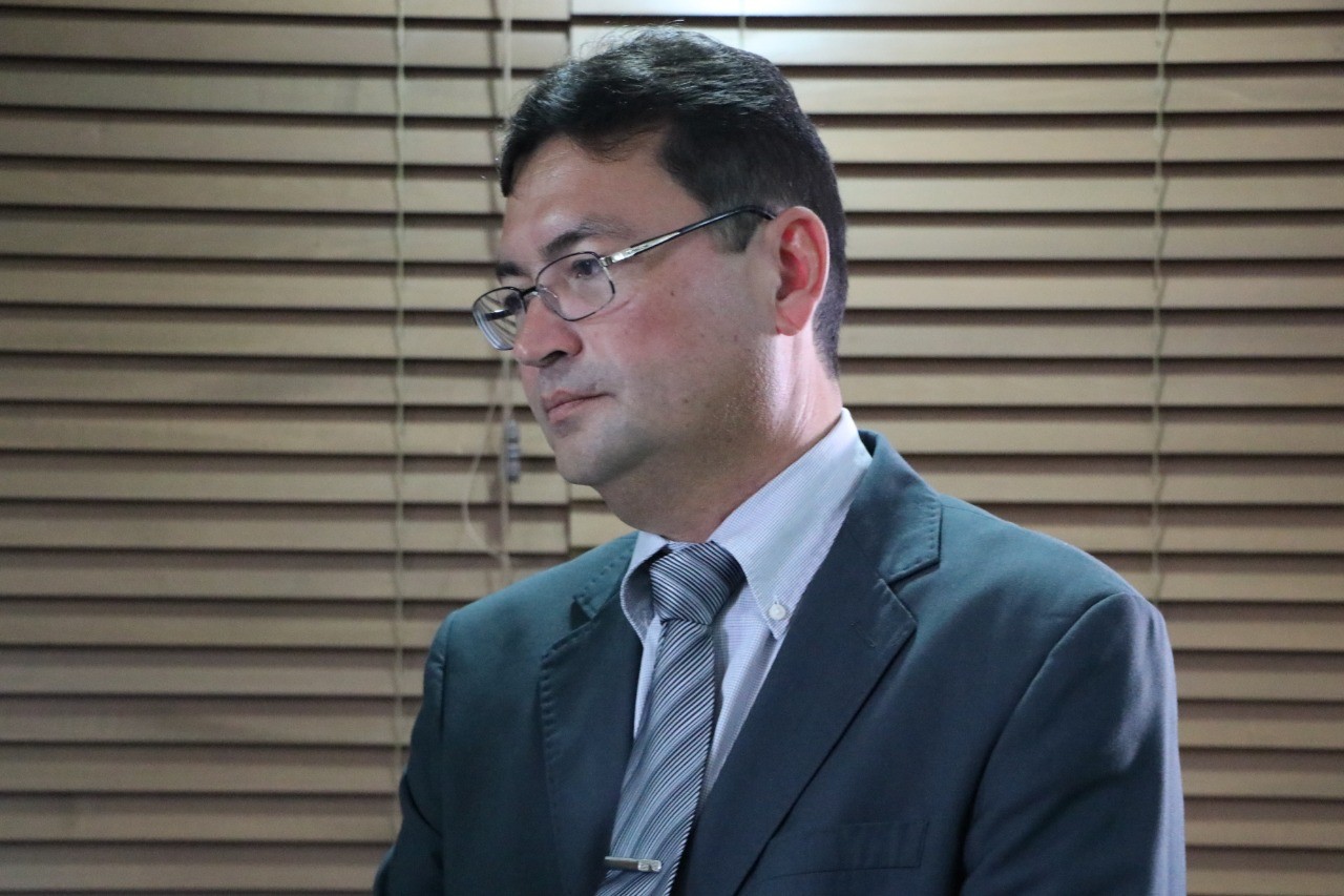 Prefeitura explica em coletiva por que não pode bancar transporte