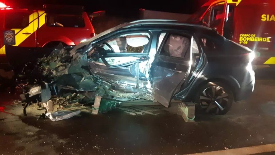 Mulher de 47 anos morre e outras seis pessoas ficam feridas em acidente na BR-369, em Corbélia