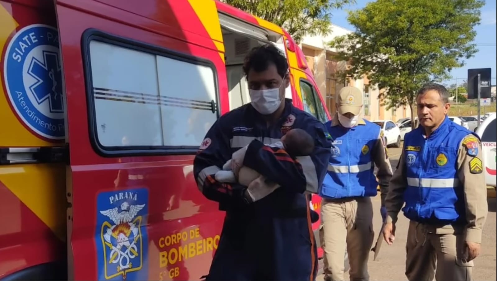 Bebê engasga com leite materno e é socorrido pelos bombeiros em Maringá