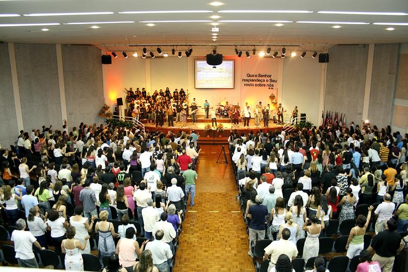 Pelos menos 400 templos religiosos de Maringá não têm alvará