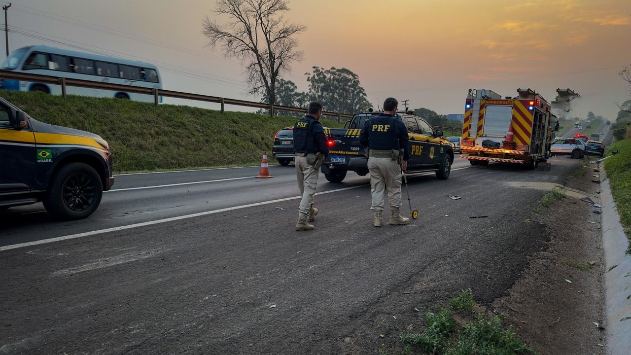 Carro capota e motorista de 73 anos é ejetado do veículo e morre