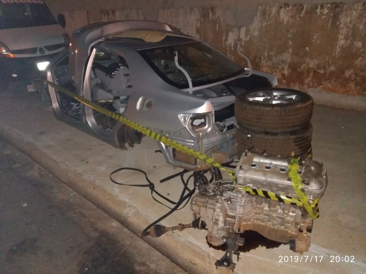 Polícia descobre desmanche em barracão na Avenida Morangueira