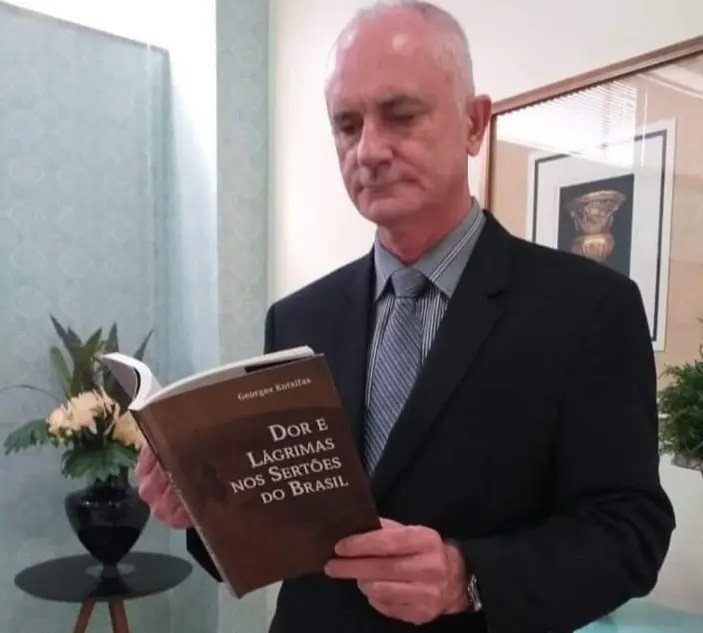 Irmão do prefeito Ulisses Maia se envolve em confusão com ciclistas, foge e é levado à delegacia