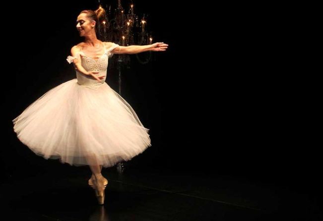 Bailarina Ana Botafogo estará em Maringá