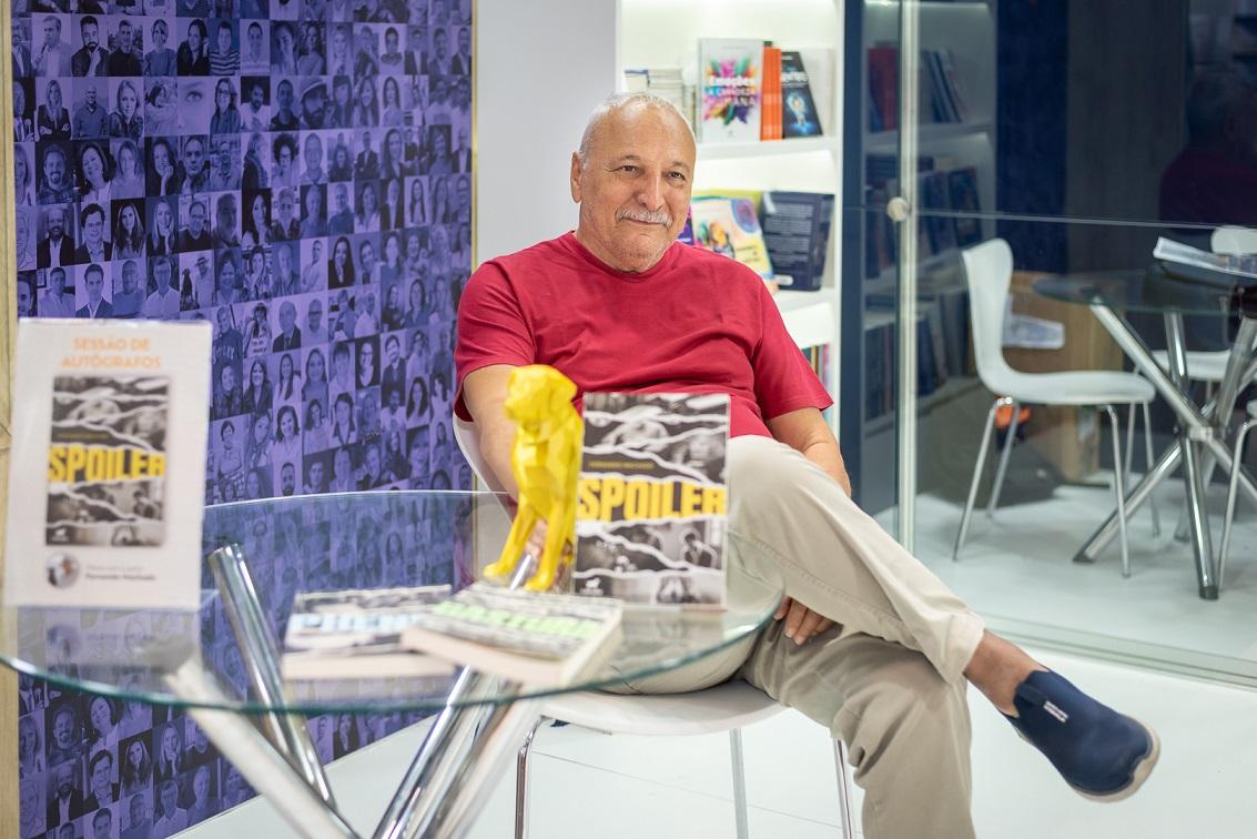 Autor que descobriu a escrita aos 75 anos dá dicas para se reinventar