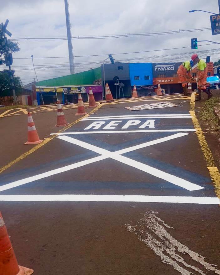 Curioso: erro em grafia de sinalização viária chama a atenção