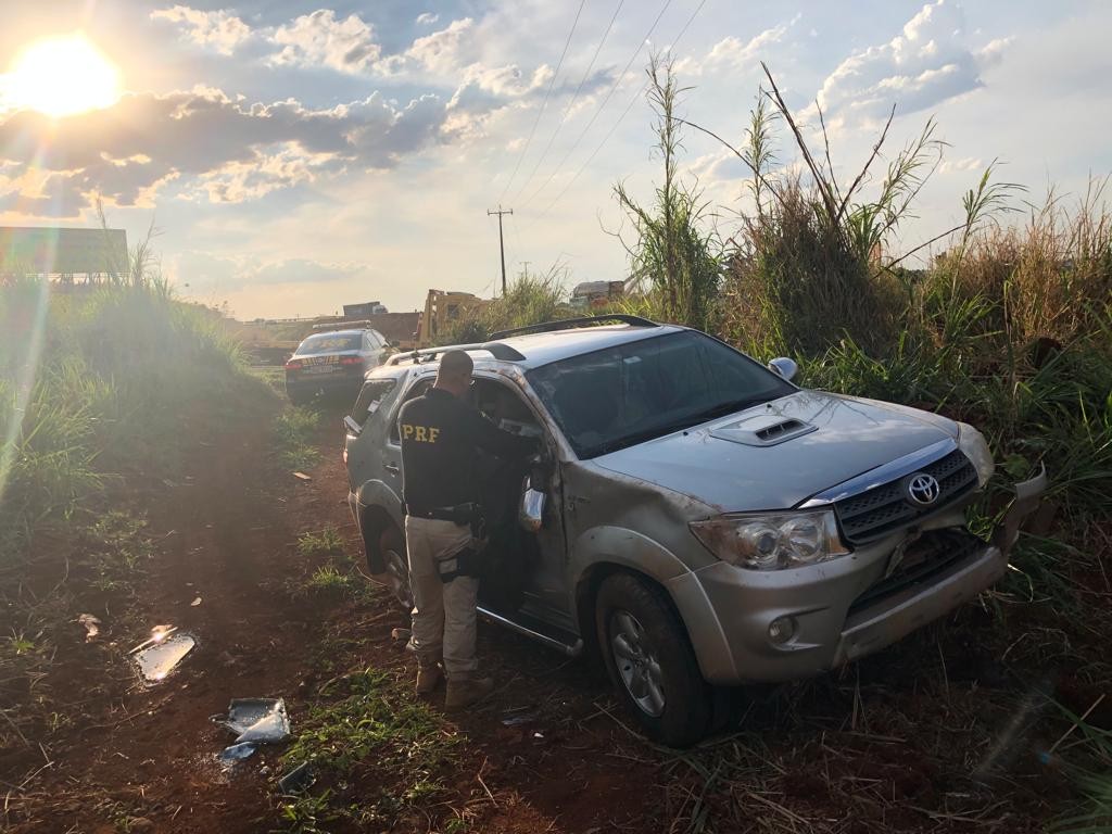 33 mil maços de cigarros são apreendidos em caminhonete em Marialva