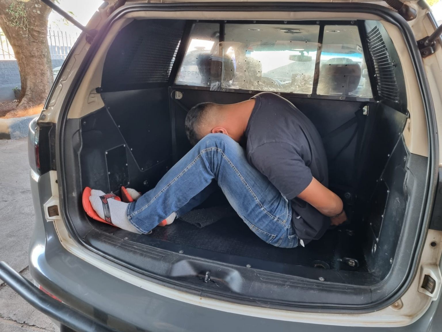 Polícia prende mais um suspeito de ter assaltado joalheria de shopping em Maringá