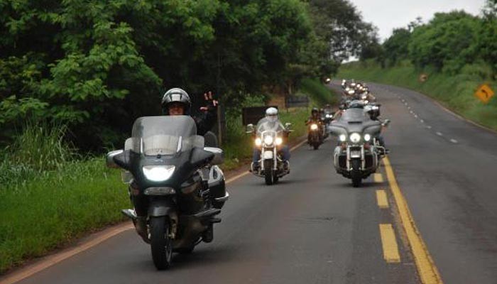 Paixão pela vida sob duas rodas e o sentimento de liberdade na estrada